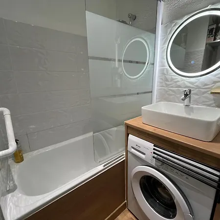 Charmant Studio Cabine 아파트 *